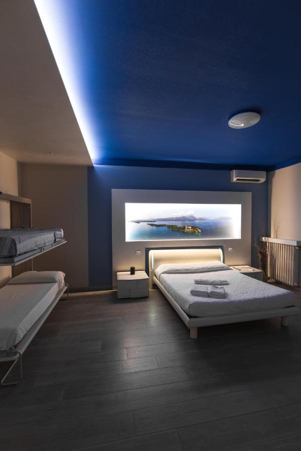 Garda Fantasy Apartment - JACUZZI Desenzano del Garda Bagian luar foto