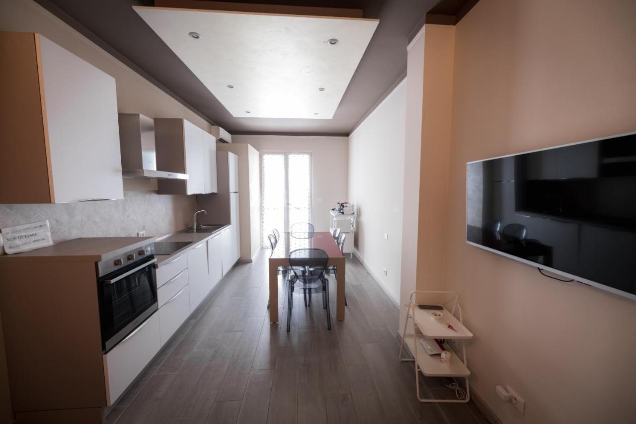 Garda Fantasy Apartment - JACUZZI Desenzano del Garda Bagian luar foto